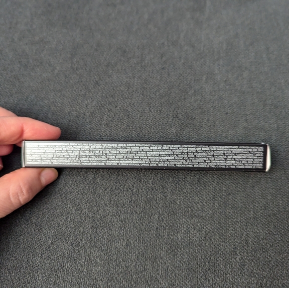 Anastasia Beverly Hills Brow Definer in Dark Brown - Picture 10 of 12